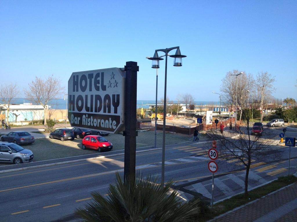 Hotel Holiday Пескара Екстер'єр фото